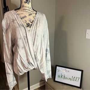 Hashtag Gray / White Bell Sleeve Blouse Size M